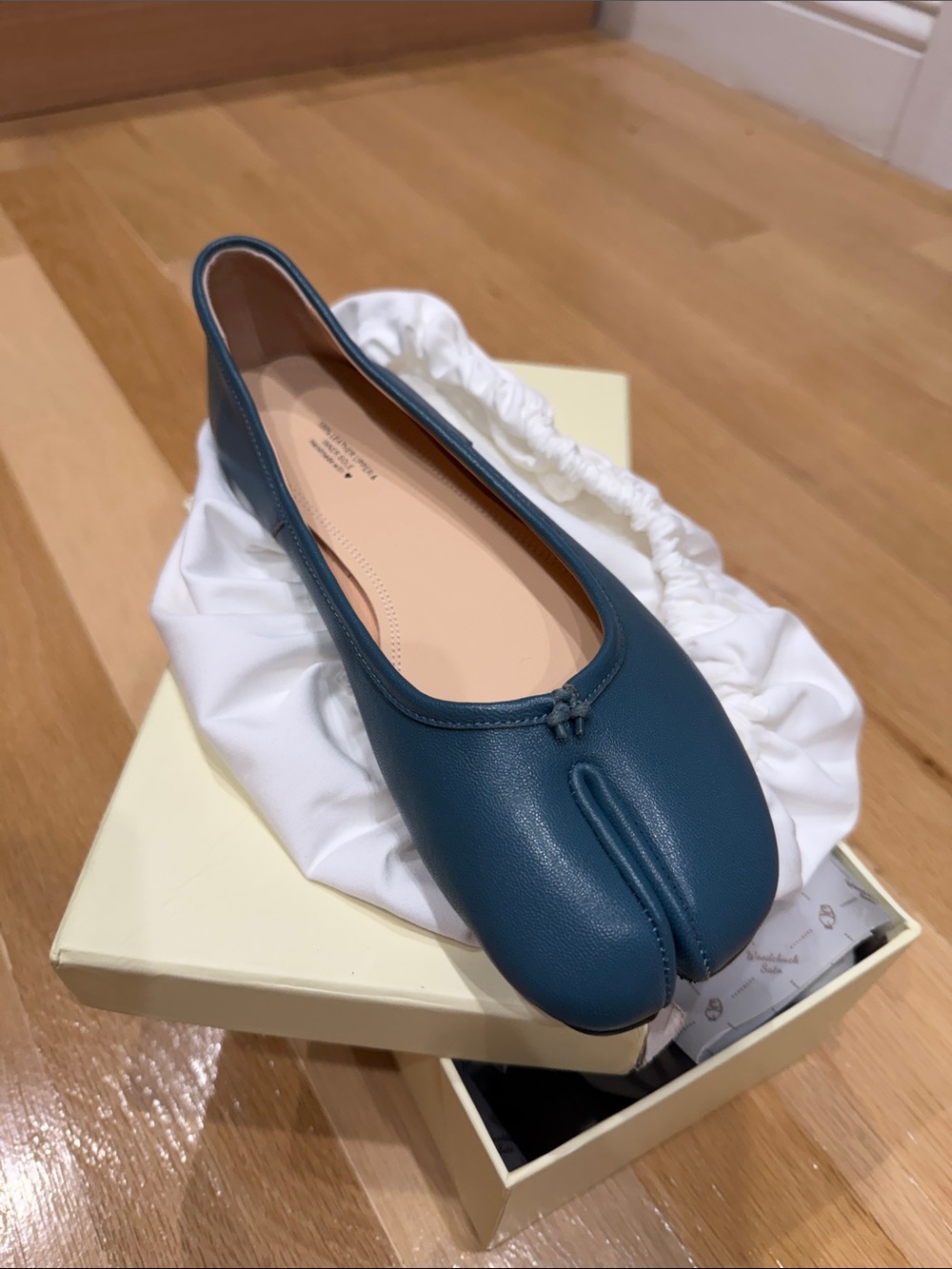 Split-Toe Leather Ballet Flat - Teal Blue